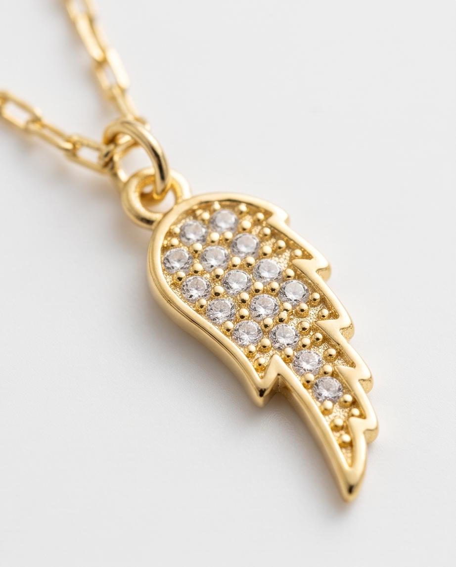 Halskette mit Engelsflügel Anhänger mit Cubic Zirkonia