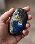 Labradorit Edelstein Freiform