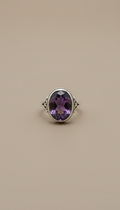 Amethyst-Ring mit ovalem Schliff aus 925er Silber